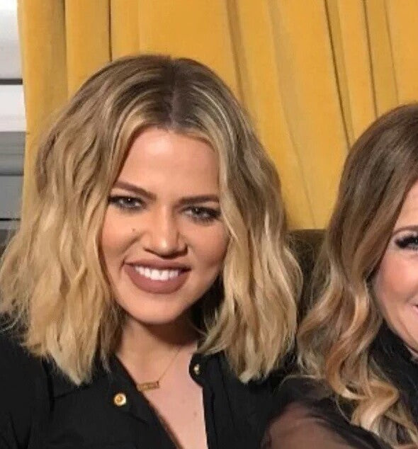 Khloe kardashian deals gold necklace